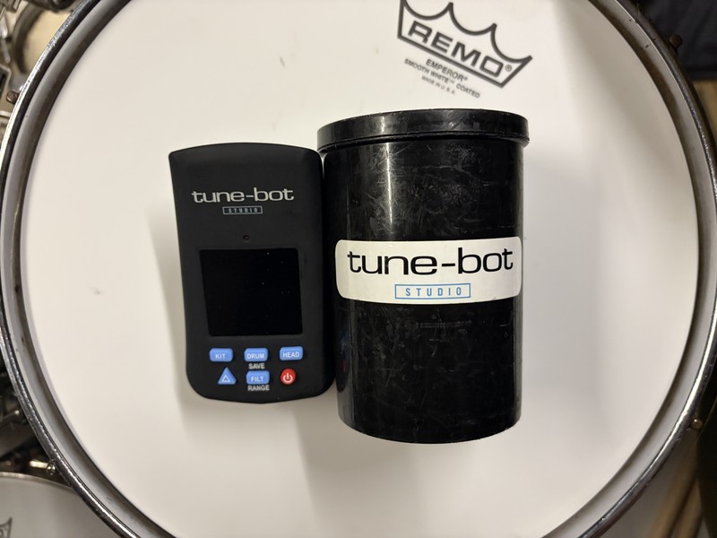 tune-bot Studio 本体と専用ケース
